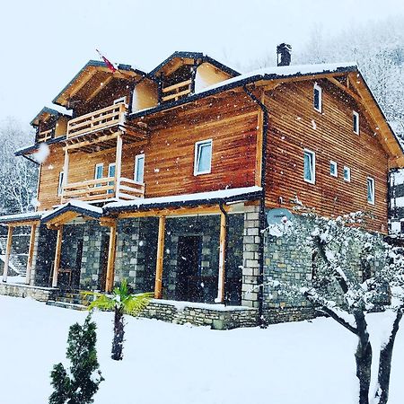 Bujtina Dini Hotel Rubik Екстериор снимка