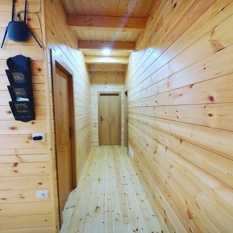 Bujtina Dini Hotel Rubik Екстериор снимка