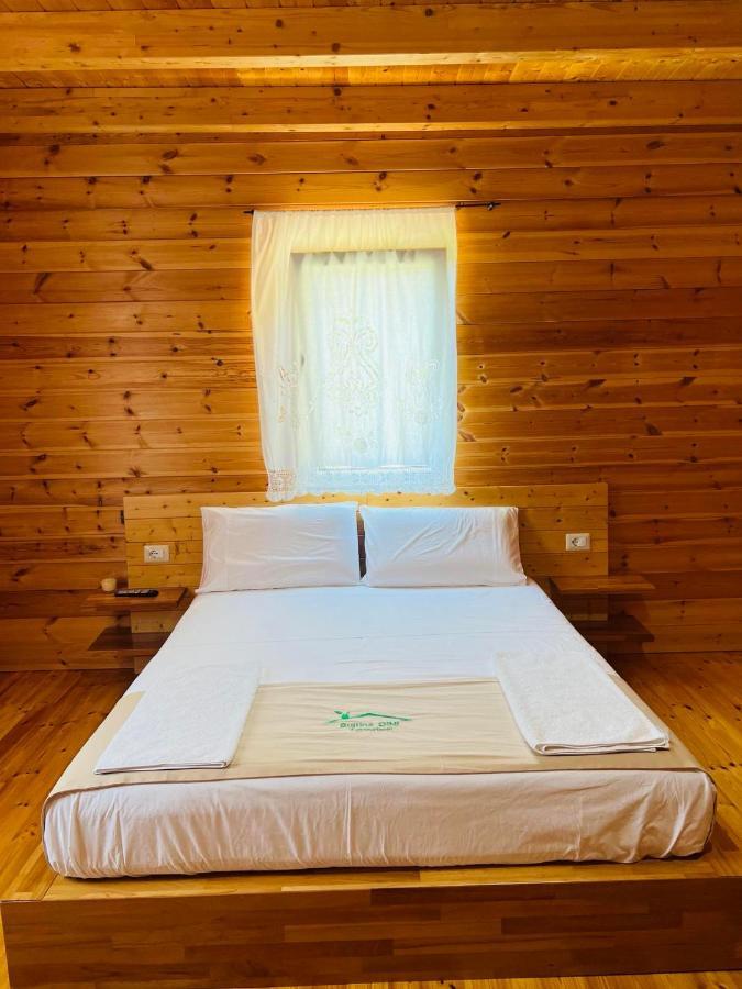 Bujtina Dini Hotel Rubik Екстериор снимка